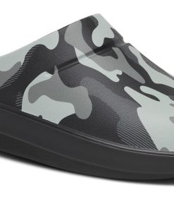 Women's OOcloog Luxe Clog - Night Camo