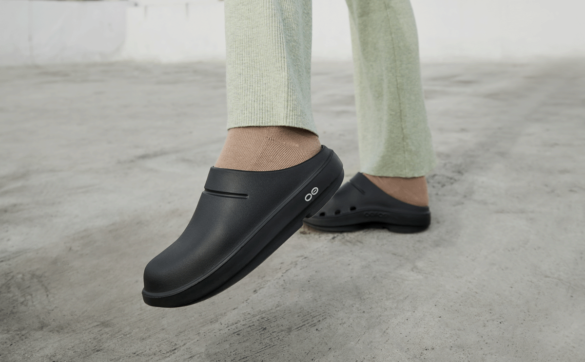 w_1200_black_1.png